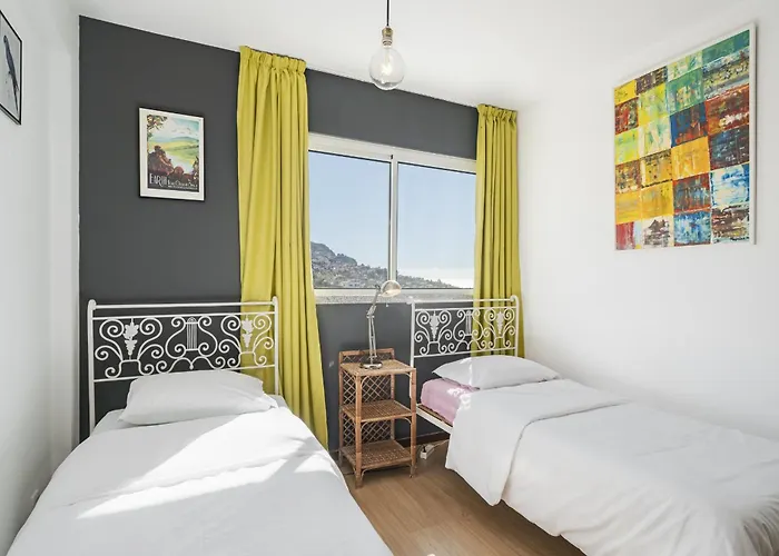 Rooftop - By Wehost * フンシャル